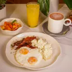 DESAYUNO AMERICANO
