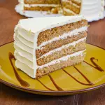 Porción de torta de zanahoria