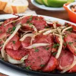 Calabresa Acebolada
