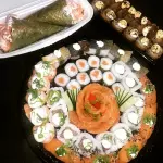 60 peças + 2 Temakis + 2 cocas