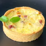 Quiche de bacon com alho-poró
