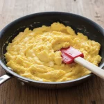 Ovos Mexidos com queijo