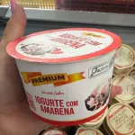 Potinho de iogurte com amarena