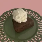 BROWNIE COM GELADO