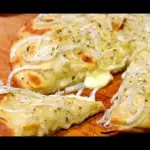 pizza fugazzeta