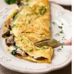 Omelete de champiñón con espinaca