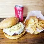 Combo cheese Burguer + batata P+ coca mini