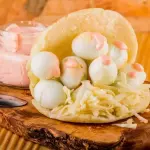 Arepa de huevo de codorniz