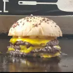 TRIPLE CHEESE STAIN  + 🍟 GRANDES