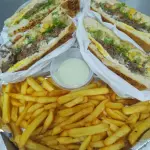Combo 2 xis salada+ batata frita 😋