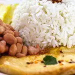Arroz , feijão e filé de frango