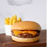 Cheeseburger - Kids + Fritas