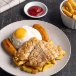FILETE DE PECHUGA A LO POBRE