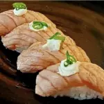 NIGUIRI SALMÃO MAÇ CROCANTE