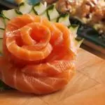 30 fatias de sashimis de salmão