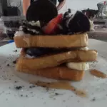 Pan francés con frutos rojos