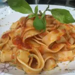 TAGLIATELLE POMODORO