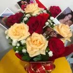Buquê c/ 8 rosas vermelhas e salmão