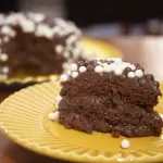 Bolo Brigadeiro com Flocos