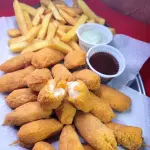 ESPETINHO DE FRANGO C/ QUEIJO