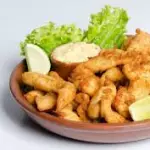 Isca de frango empanada