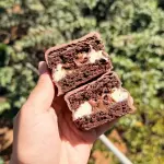 Brownie coberto com chocolate