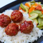 Albondigas enchipotladas
