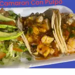 GOBERNADOR CAMARÓN CON PULPO