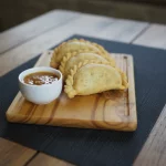 Empanada de cebolla y Queso Frita