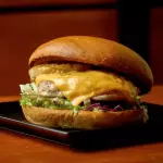 HAMBURGUESA CERDO Y PIÑA