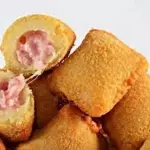 Travesseirinho de presunto e queijo