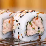 Uramaki de Salmão Grelhado 8pçs
