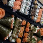 50 peças + 2 temakis