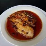 Pescado al vapor con salsa mensi o tausi