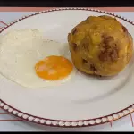 Bolon de chicharrón + huevo