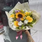 Rosas e girassol