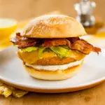 Hambúrguer de frango empanado