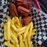 SALCHIPULPOS CON PAPAS