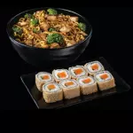 1 YAKISOBA DE FRANGO + 1 ROLL HOT CL