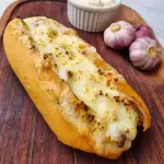Pão de alho recheado de filé cremoso