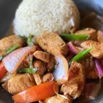 Pollo saltado