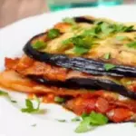 Lasanha de berinjela a bolonhesa