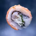 Roll envuelto en Salmon