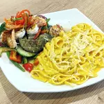 Fetuccini con Langostinos Parrilla