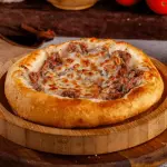 esfiha de carne com queijo