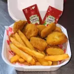 NUGGETS DE POLLO CON PAPAS