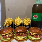 3 Hambúrguer+3 batata PP+ Refri 1L