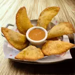 PASTEL - SIX CRISPY PASTRIES FILLED