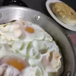 Paila con huevo, café o té y jugo