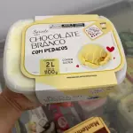 Chocolate branco com pedaço